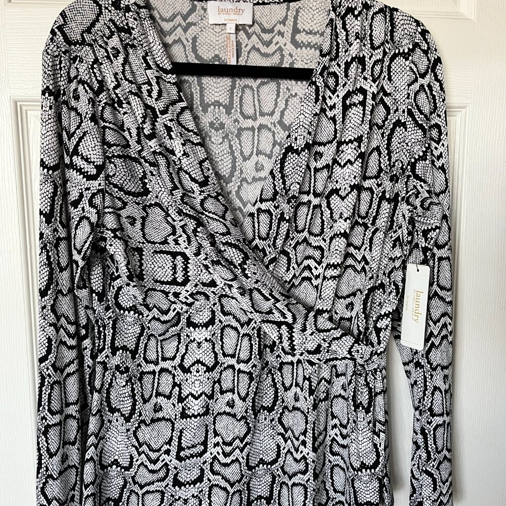 NWT Laundry by Shelli Segal snakeskin/animal print wrap blouse